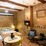 Studio V - Industrial & Original - Old Town Apartamento