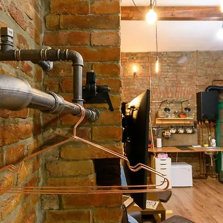 Studio V - Industrial & Original - Old Town *