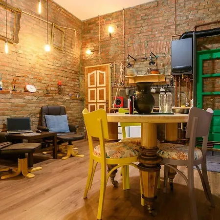 Studio V - Industrial & Original - Old Town * Cluj-Napoca