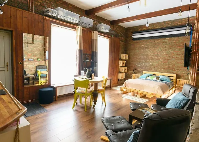 Studio V - Industrial & Original - Old Town Apartment Cluj-Napoca